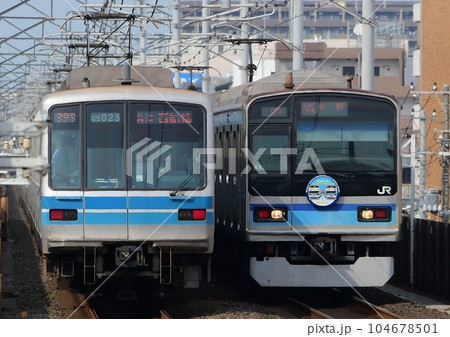 東京メトロ05系とE231系800番台20thヘッドマーク付 行徳駅 東京メトロ05系とE231系800番台20thヘッドマーク付 行徳駅 104678501