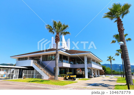 【香川県】晴天のヨットハーバー(仁尾マリーナ) 【香川県】晴天のヨットハーバー(仁尾マリーナ) 104678779