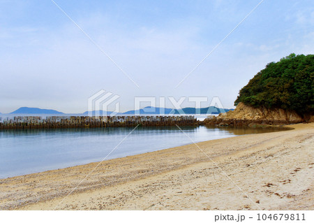 【香川】初夏の沙弥島 沙弥島西の浜 【香川】初夏の沙弥島 沙弥島西の浜 104679811