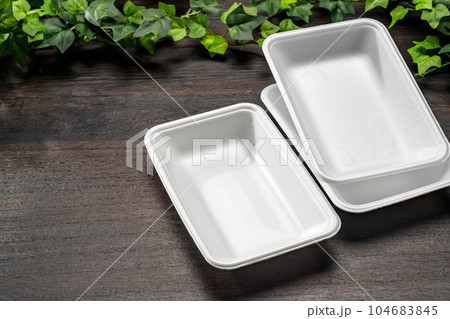 食品トレー 104683845