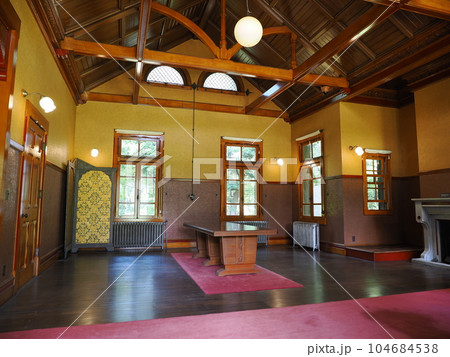 重要文化財　旧岩﨑邸庭園　撞球室（ビリヤード） 104684538