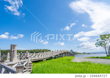 鶴の舞橋 全長300メートル 日本一の木造三連太鼓橋 鶴の舞橋 全長300メートル 日本一の木造三連太鼓橋 104684727