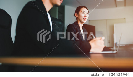 会議室でのビジネス 104684946