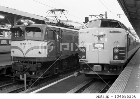 国鉄　鉄道　列車　上野　　EF58    102    はくつる　581系　583系　特急 104686256