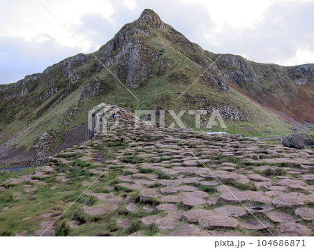 北アイルランド　ジャイアンツ・コーズウェイ10 104686871