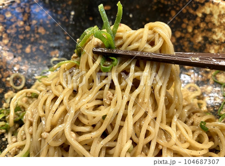 【麺】広島式汁なしタンタンメン(混ぜた後・麺上げ) 【麺】広島式汁なしタンタンメン(混ぜた後・麺上げ) 104687307