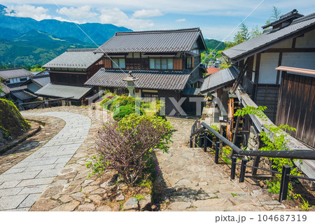 【馬籠宿】車屋坂と枡形【サムライロード】 104687319