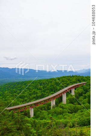 北海道三国峠の松見大橋 104688053