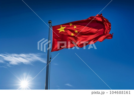 中国国旗のイメージ（青空、下からのアングル）　AI生成 104688161
