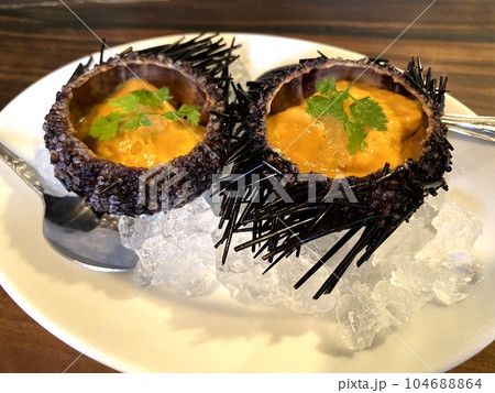 【フレンチ・スペインバル】豪華な殻つき濃厚ウニプリン 【フレンチ・スペインバル】豪華な殻つき濃厚ウニプリン 104688864