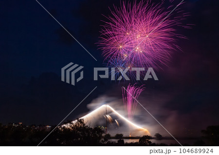 葛飾納涼花火大会　東京 104689924