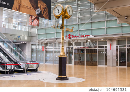 【名古屋駅】桜通口側の金時計 【名古屋駅】桜通口側の金時計 104695521