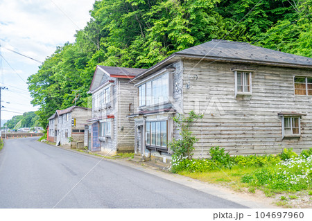 津軽半島の最北端 三厩地区 町並み 塩害対策 津軽半島の最北端 三厩地区 町並み 塩害対策 104697960