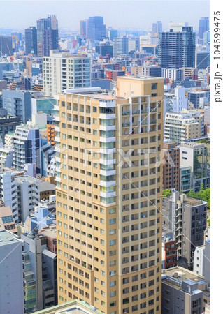 大阪市中央区大手前付近のビルからの景色大阪城の近く街並み谷町筋沿い 大阪市中央区大手前付近のビルからの景色大阪城の近く街並み谷町筋沿い 104699476