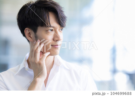 ビューティー　男性のポートレート 104699688