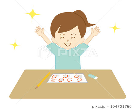 テストで100点をとって万歳をして喜ぶ女の子 104701766