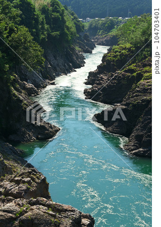飛水峡　岐阜県七宗町　上麻生橋から下流方向を撮影 104703401