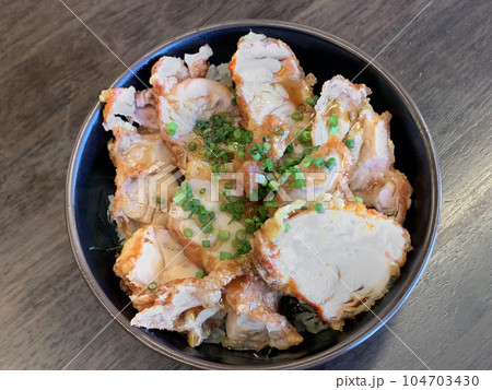 ざんぎ丼 ザンギ丼 鶏ざんぎ からあげ丼 唐揚げ丼 ざんぎ丼 ザンギ丼 鶏ざんぎ からあげ丼 唐揚げ丼 104703430