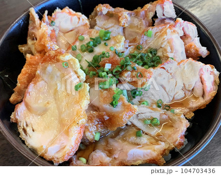 ざんぎ丼　ザンギ丼　鶏ざんぎ　からあげ丼　唐揚げ丼 104703436