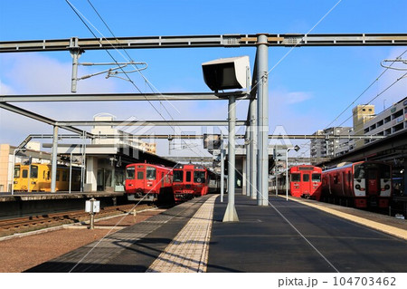 【JR九州】キハ125形・キハ200形・キハ185系・キハ220形・815系（大分駅） 104703462