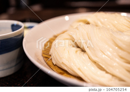 食べ物素材 秋田名物の稲庭うどん 食べ物素材 秋田名物の稲庭うどん 104705254