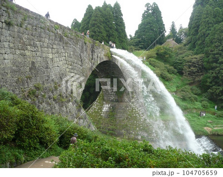 熊本県山都町 石造りアーチ橋「通潤橋」 104705659