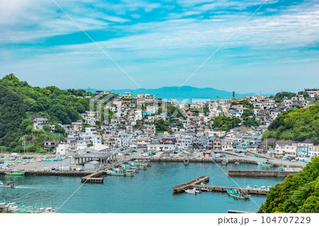素材　日本の漁港 104707229