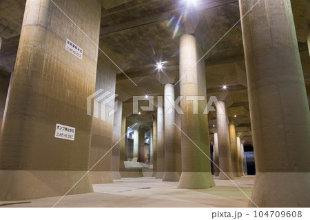 埼玉県 春日部市 首都圏外郭放水路 地下神殿「調圧水槽」 埼玉県 春日部市 首都圏外郭放水路 地下神殿「調圧水槽」 104709608