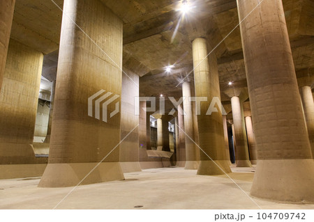 埼玉県 春日部市 首都圏外郭放水路 地下神殿「調圧水槽」 埼玉県 春日部市 首都圏外郭放水路 地下神殿「調圧水槽」 104709742