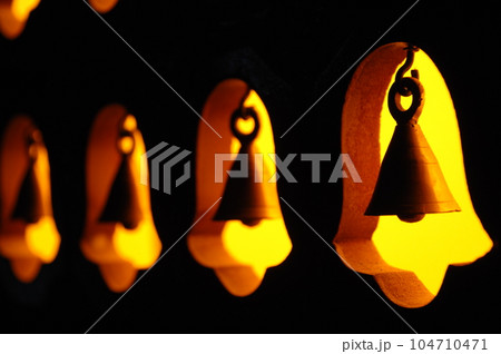 Bells in the Temple Bells in the Temple 104710471
