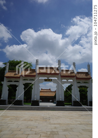 台湾の高雄左營孔子廟の櫺星門 104711275