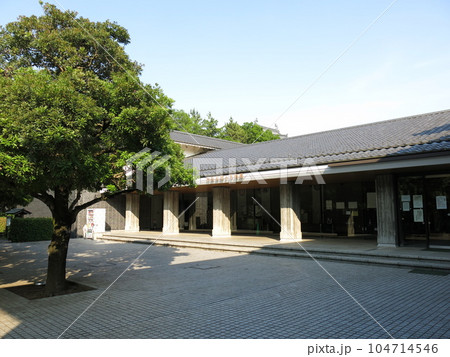 行田市の忍城址（忍城跡）にある行田市郷土博物館 104714546