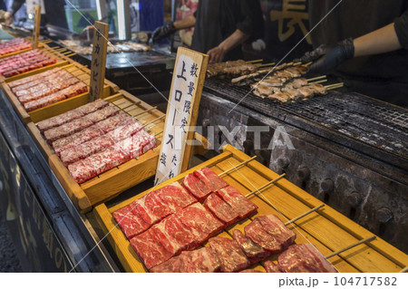 お祭り 出店 ステーキ 豚肉 牛 牛肉 串焼き 牛串焼き 屋台 屋台 縁日 お祭り 出店 ステーキ 豚肉 牛 牛肉 串焼き 牛串焼き 屋台 屋台 縁日 104717582