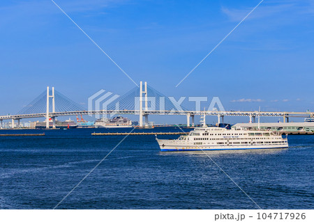 神奈川県 横浜市 横浜港大さん橋から出港するロイヤルウイング 神奈川県 横浜市 横浜港大さん橋から出港するロイヤルウイング 104717926