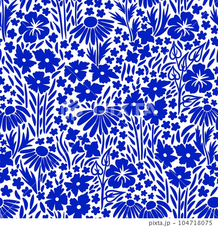 Hand drawn seamless floral flower pattern with cobalt blue wildflowers on white background. Chinoiserie style cottagecore summer garden meadow bloom blossom design, daisy ditsy art . 104718075