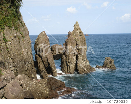 山陰海岸ジオパーク 竹野海岸のはさかり岩 山陰海岸ジオパーク 竹野海岸のはさかり岩 104720036