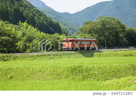 山間のキハ40 104721365