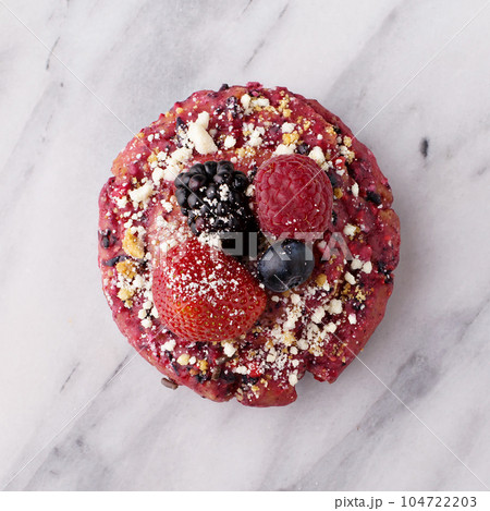 Berry shortcake donut on marble 104722203