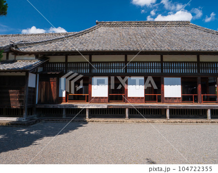 夏の青空と掛川城御殿 夏の青空と掛川城御殿 104722355