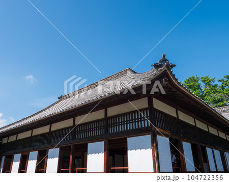 夏の青空と掛川城御殿 夏の青空と掛川城御殿 104722356