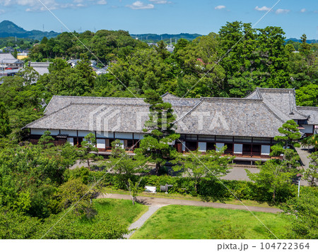 夏の青空と掛川城御殿 夏の青空と掛川城御殿 104722364