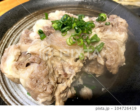 【焼肉】大きなサイズの牛テールの煮込み 【焼肉】大きなサイズの牛テールの煮込み 104726419