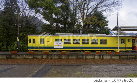 上総中野駅に停車中のいすみ鉄道車両 104726620