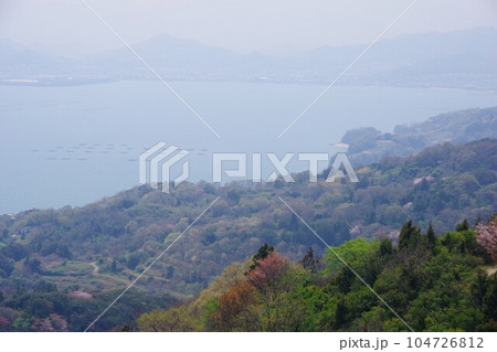 香川県 あじ竜王山公園からさぬき市志度方面を望む 香川県 あじ竜王山公園からさぬき市志度方面を望む 104726812