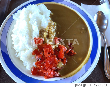 【カレー】ゲレンデで食べるなんてことのないシンプルなカレー 【カレー】ゲレンデで食べるなんてことのないシンプルなカレー 104727021