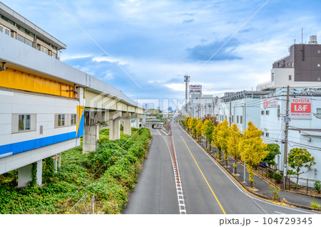 神奈川県横浜市の都市風景　幸浦駅 104729345