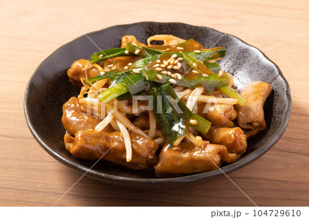 ピリ辛ホルモン炒め ピリ辛ホルモン炒め 104729610