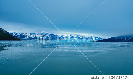 海に面したハバード氷河 アラスカ 海に面したハバード氷河 アラスカ 104732520