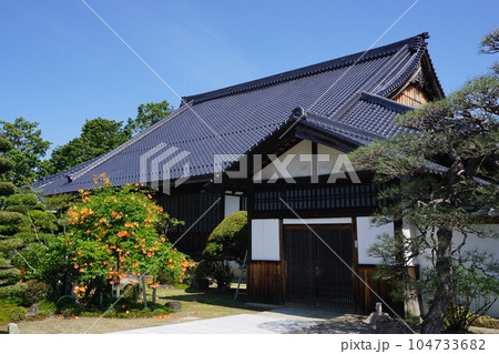 岡山県津山市にある臨済宗妙心寺派の寺院「本源寺」 岡山県津山市にある臨済宗妙心寺派の寺院「本源寺」 104733682
