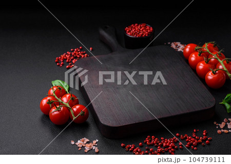 Ingredients for cooking cherry tomatoes, salt, spices and herbs 104739111